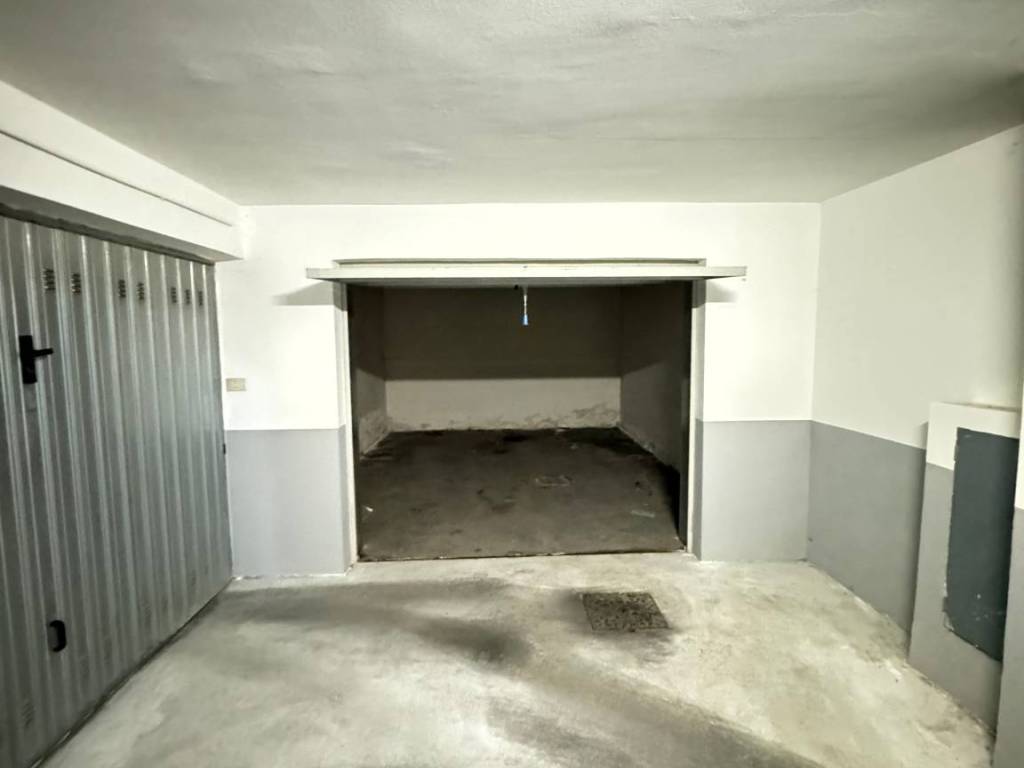 Box / garage a Frosinone in Via Firenze, 71 - Foto 2