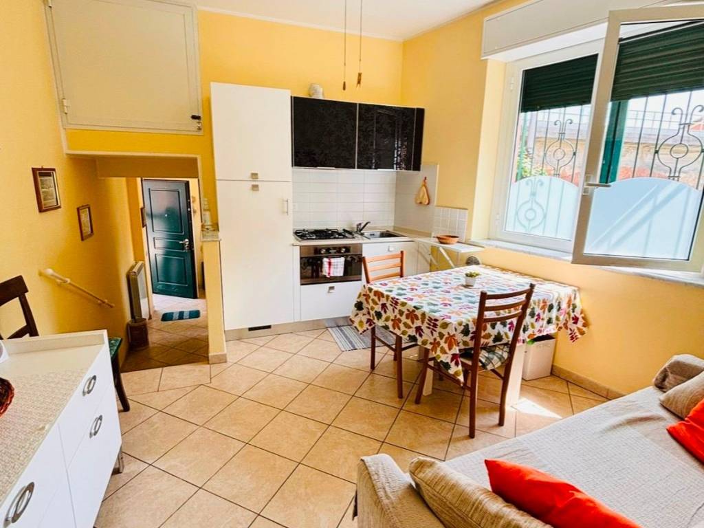 Appartamento a Finale ligure in Via San Francesco, 48 - Foto 4