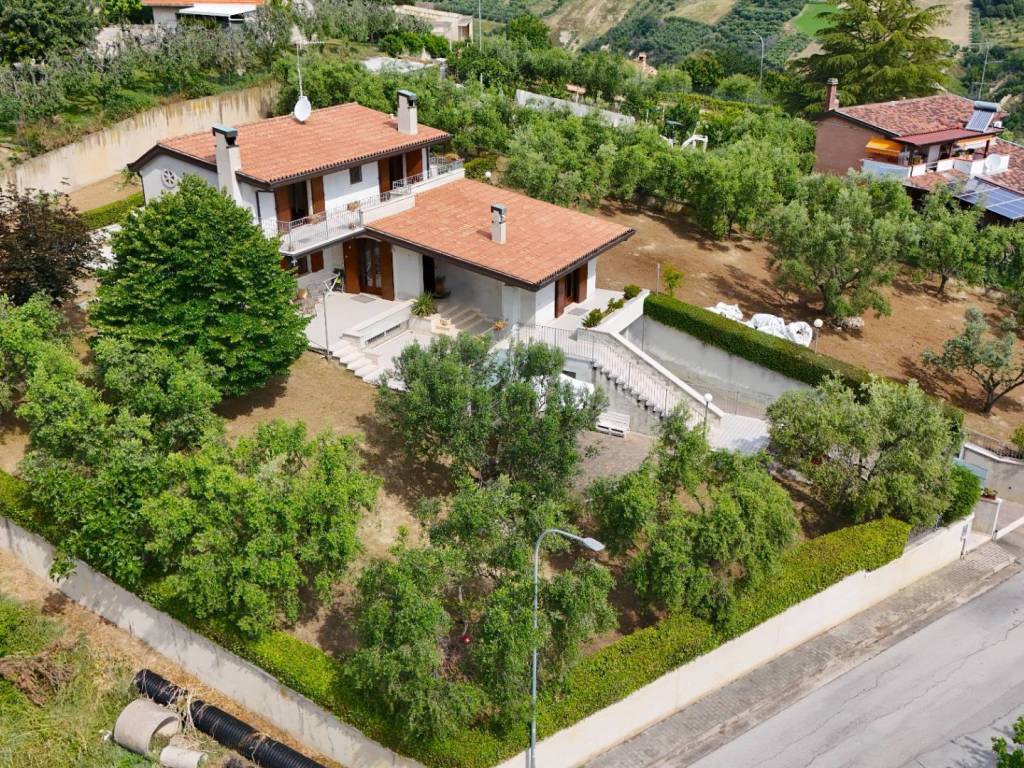 Villa a San benedetto del tronto in Via Dei Tigli, 6 - Foto 2