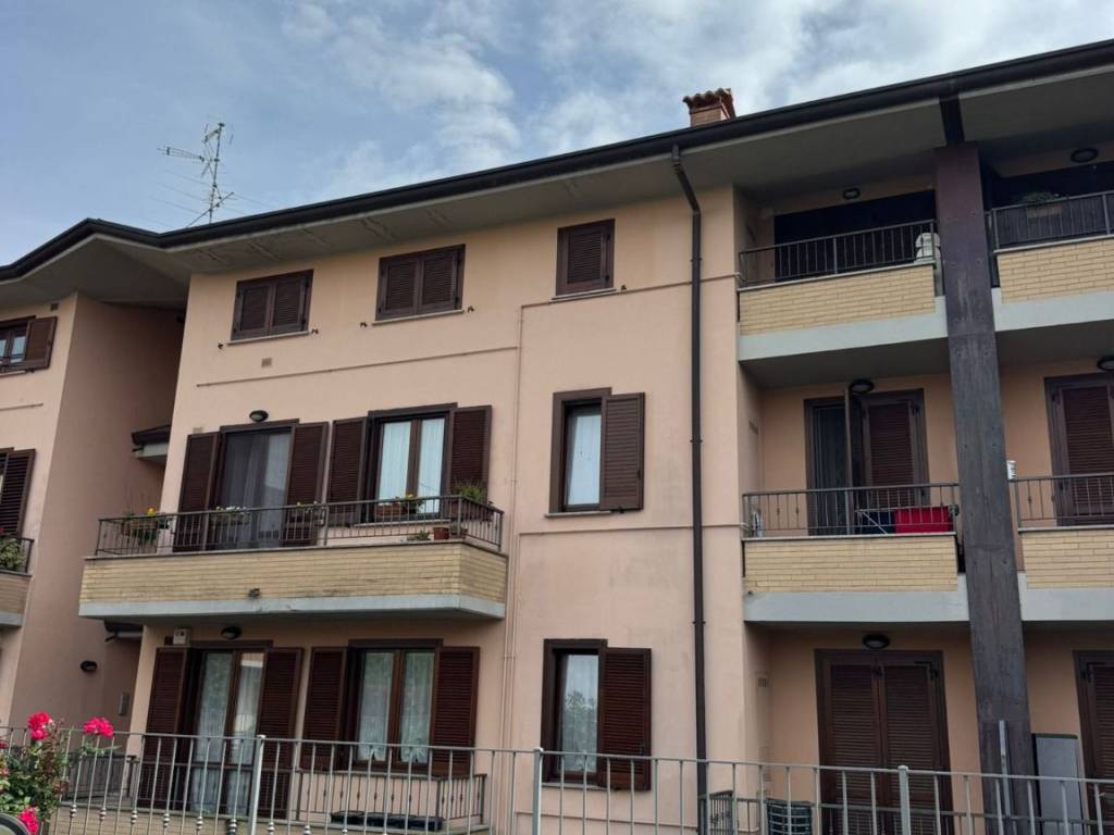 Appartamento a Guanzate in Via Saldarini Castelli - Foto 2