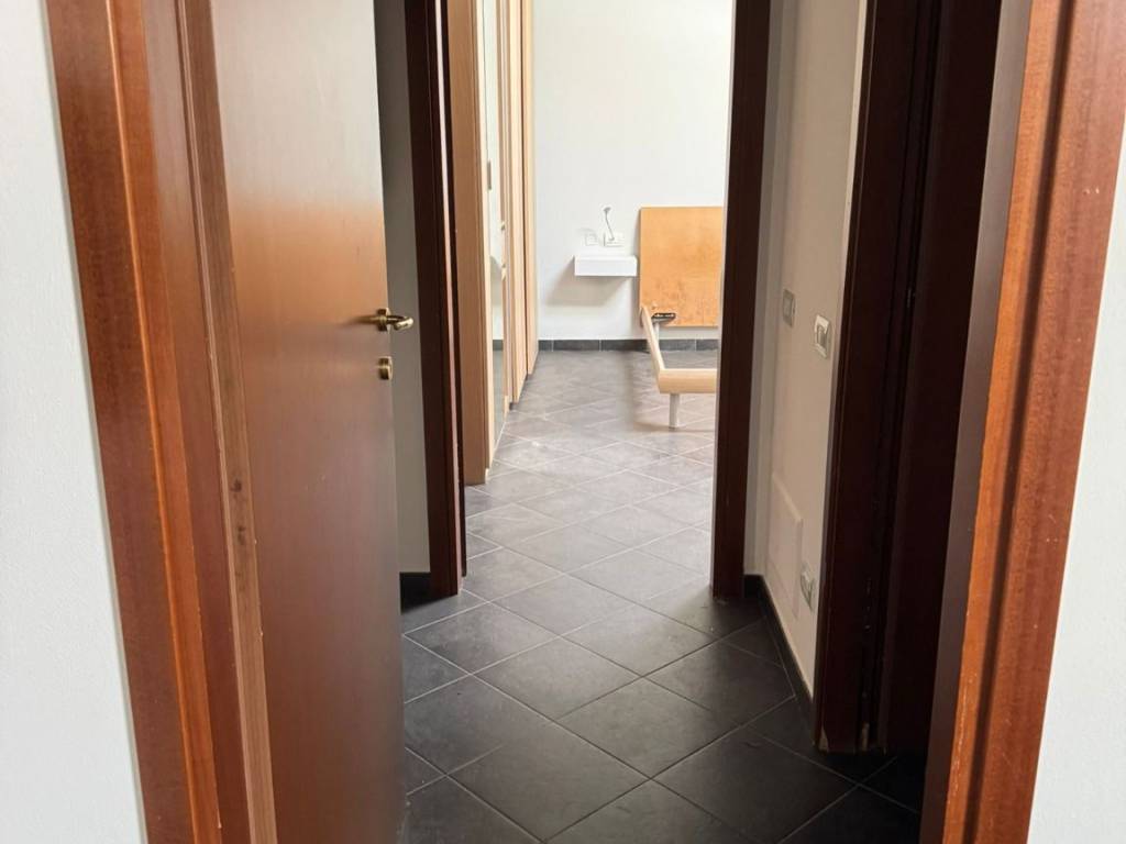 Appartamento a Guanzate in Via Saldarini Castelli - Foto 3