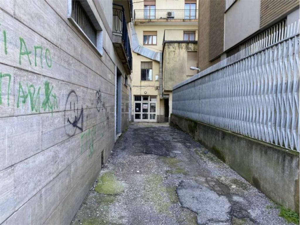 Box / garage a Vallo della lucania in VIA Giuseppe di Vietri, 11 - Foto 2