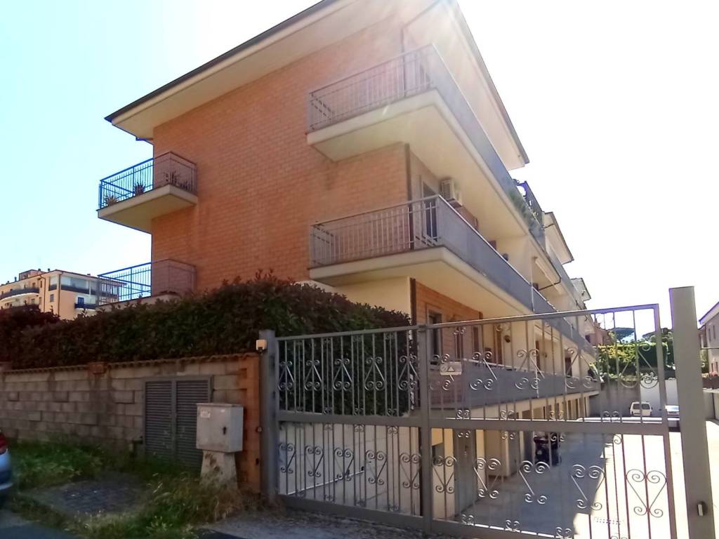 Appartamento a Viterbo in Via dei Tarquini, 22 - Foto 2