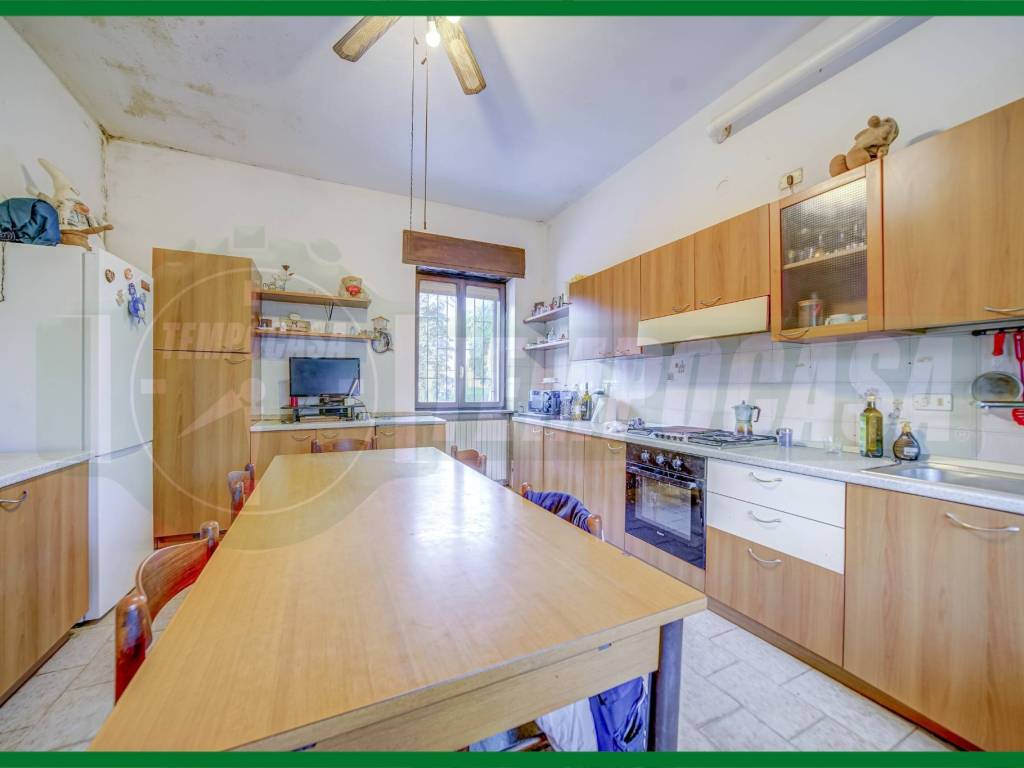 Appartamento a Samarate in Via Pola - Foto 3