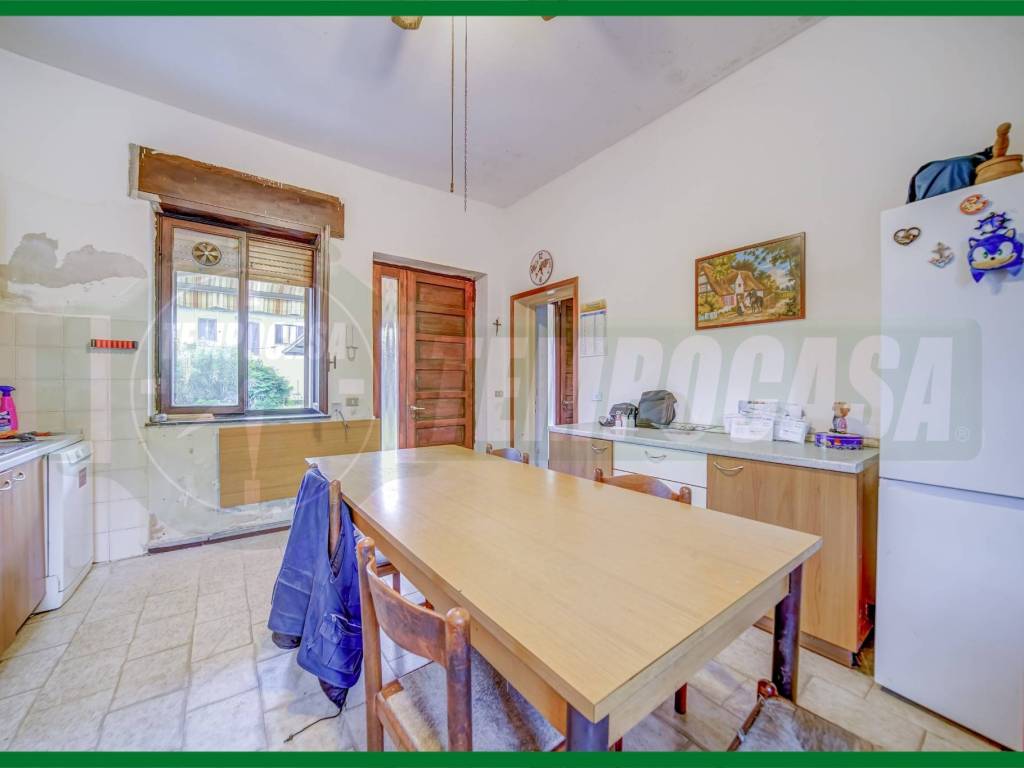 Appartamento a Samarate in Via Pola - Foto 5