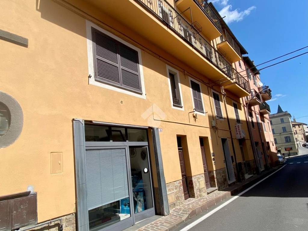 Appartamento a Grotte di castro in Piazza Camillo Benso Conte di Cavour, 24 - Foto 2