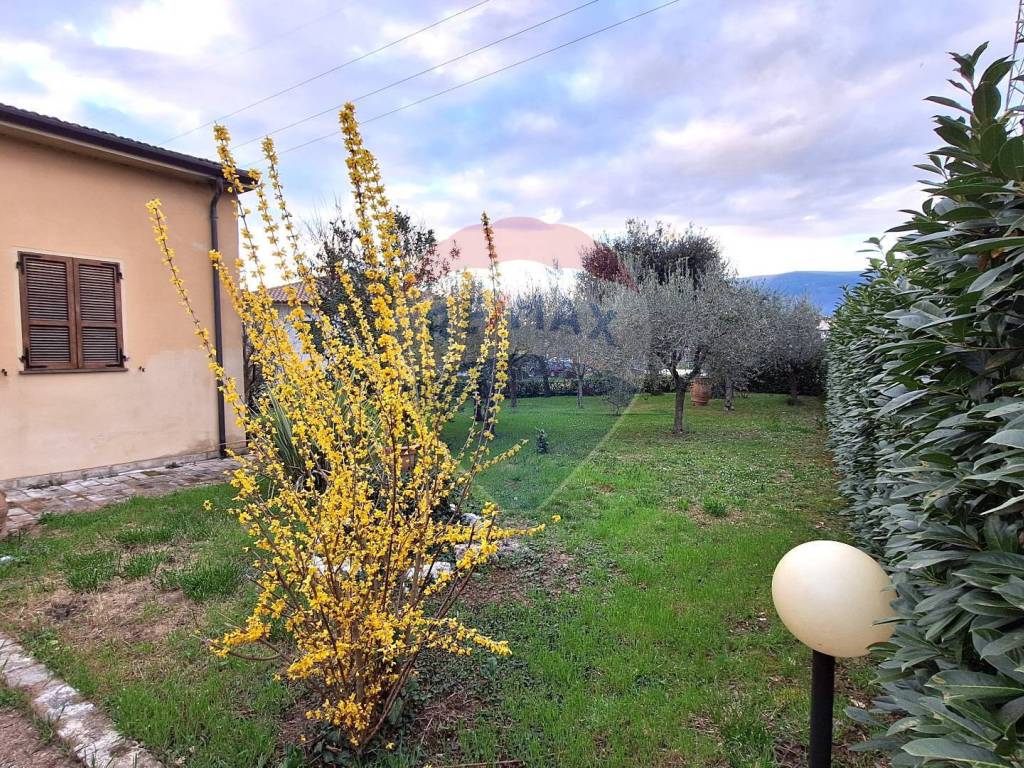 Villa a Foligno in Via Angelo Clareno, 2 - Foto 2