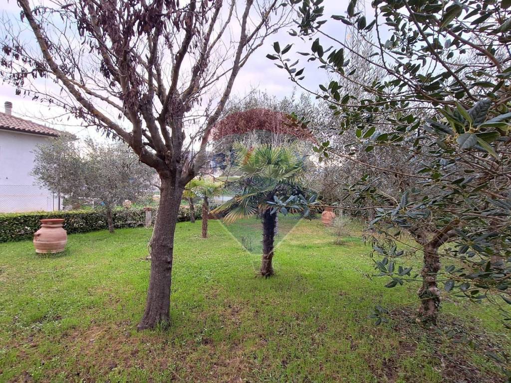 Villa a Foligno in Via Angelo Clareno, 2 - Foto 4