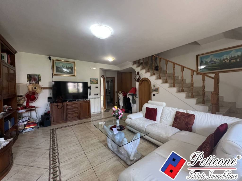 Villa a Fondi in Via della stazione - Foto 5
