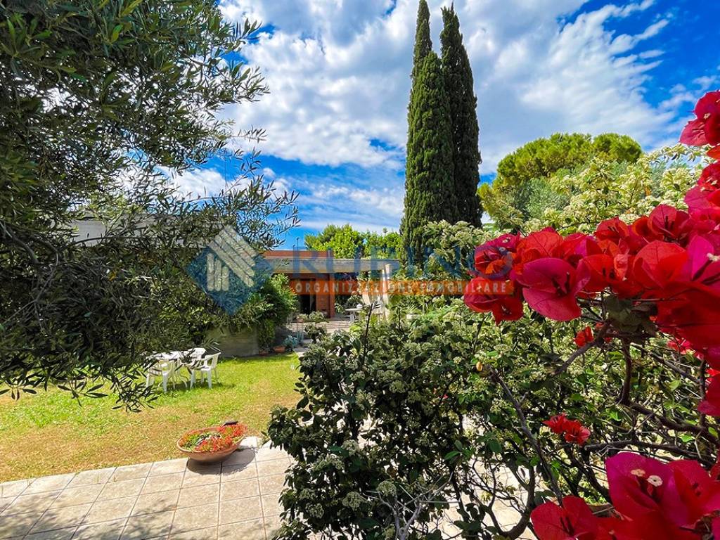 Villa a Bari in Corso Alcide De Gasperi, 380 - Foto 2