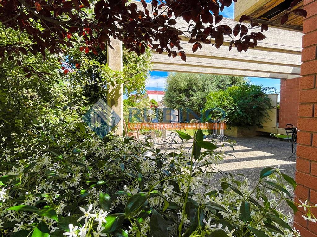 Villa a Bari in Corso Alcide De Gasperi, 380 - Foto 3