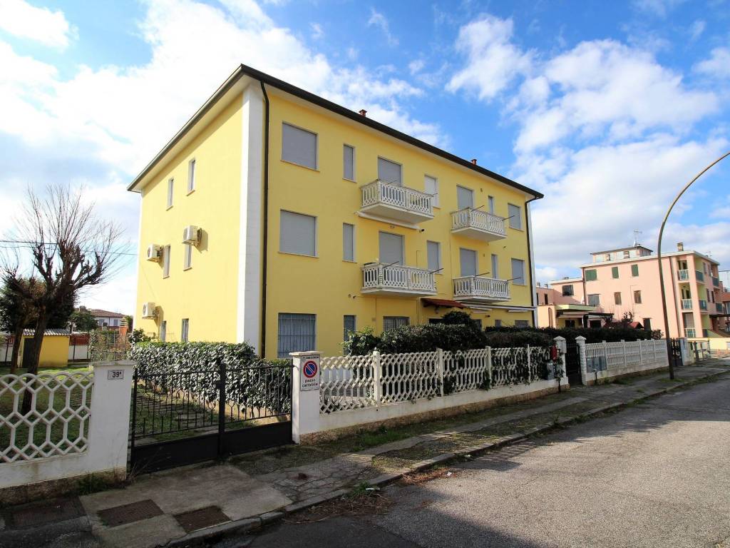 Appartamento a Comacchio in Viale Finlandia, 41 - Foto 2