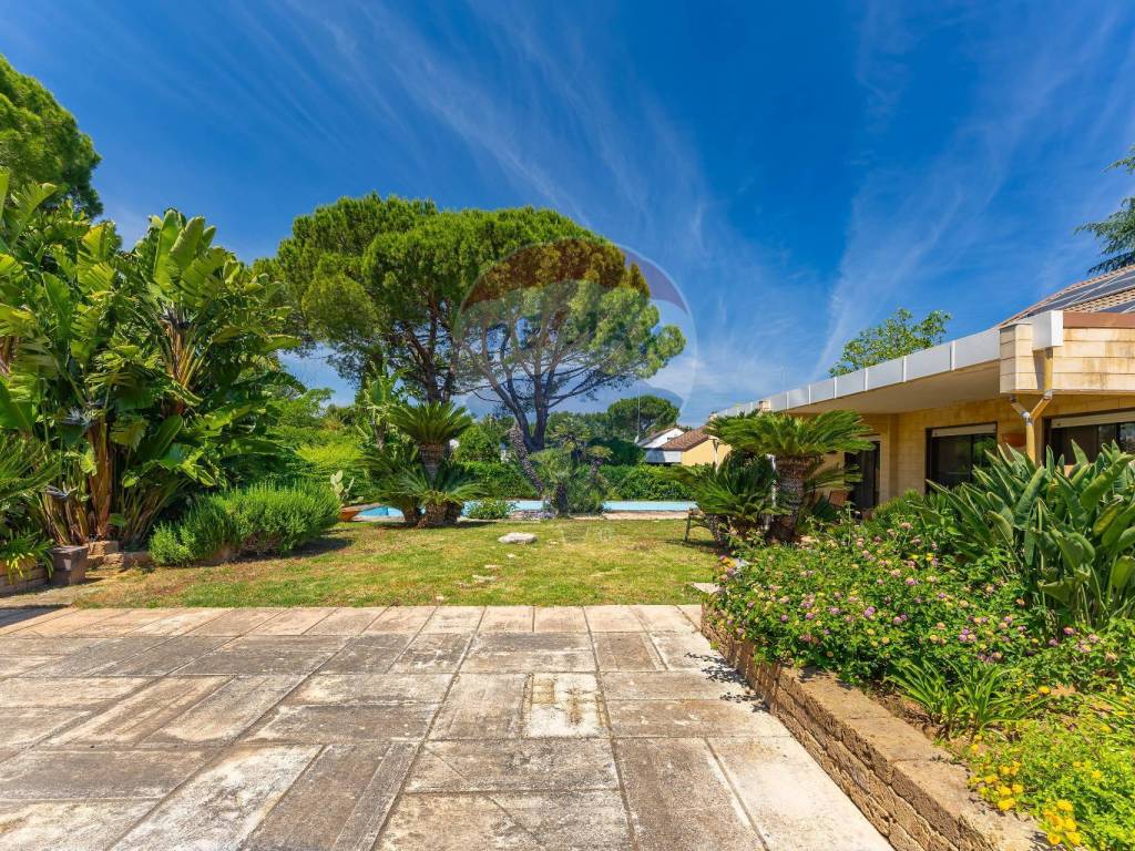 Villa a Noicattaro in Via delle Margherite Parchitello, 123 - Foto 4