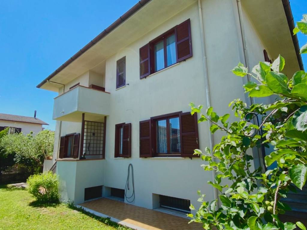 Villa a Sutri in Via dei Condotti, 26 - Foto 2