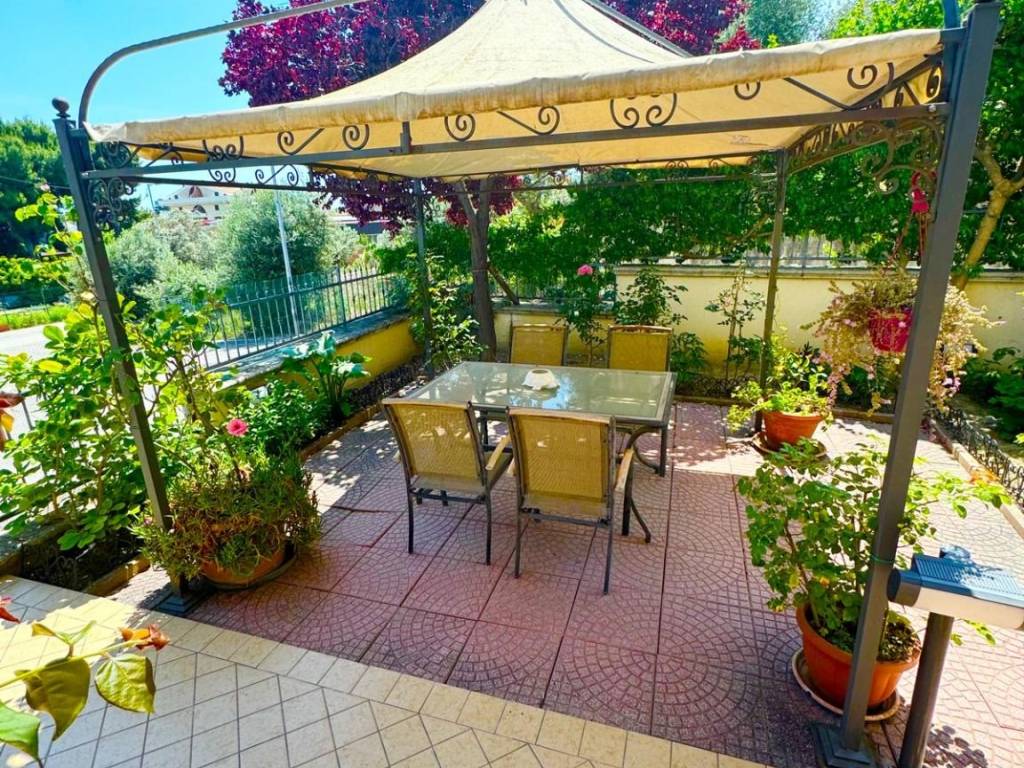 Appartamento a Tortoreto in Via Giovanni Paolo I, 7 - Foto 2