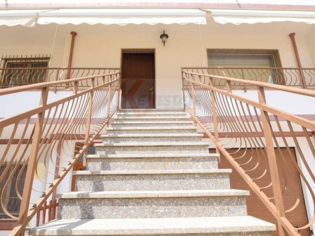 Villetta a schiera a Nuoro in VIA CUCCA, 46 - Foto 3