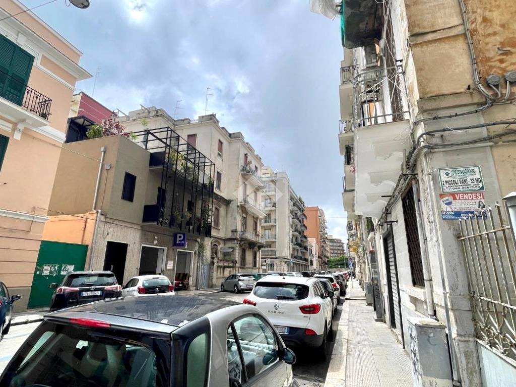 Appartamento a Bari in VIA MICHELANGELO SIGNORILE, 19 - Foto 2