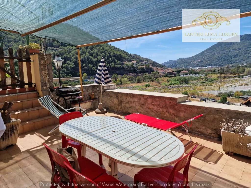 Casa indipendente a Ventimiglia in Frazione Varase - Foto 2
