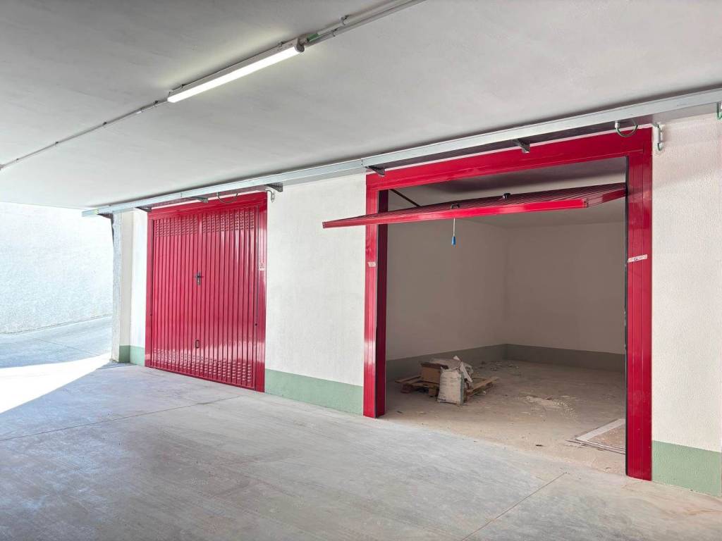 Box / garage a Montecorvino pugliano in Viale Stella Maris, 84090 - Foto 2