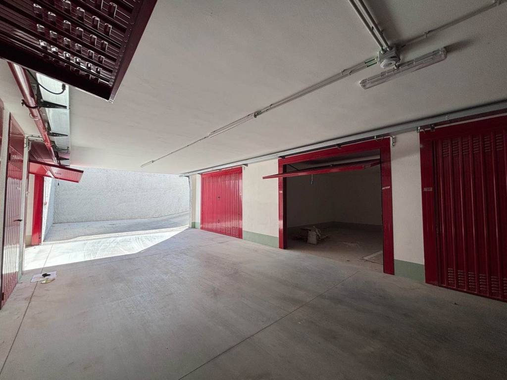 Box / garage a Montecorvino pugliano in Viale Stella Maris, 84090 - Foto 3