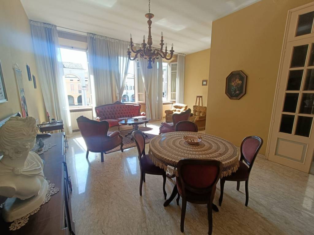 Casa indipendente a Brescello in Piazza Giacomo Matteotti - Foto 3