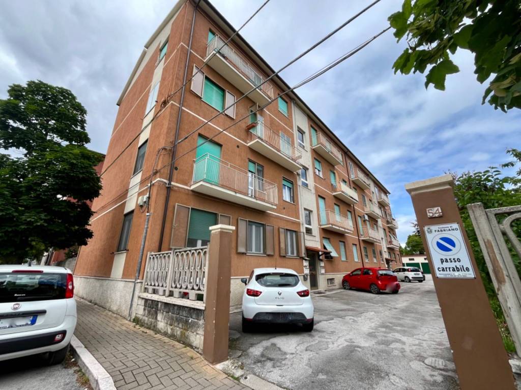 Appartamento a Fabriano in VIALE CAMPO SPORTIVO - Foto 2