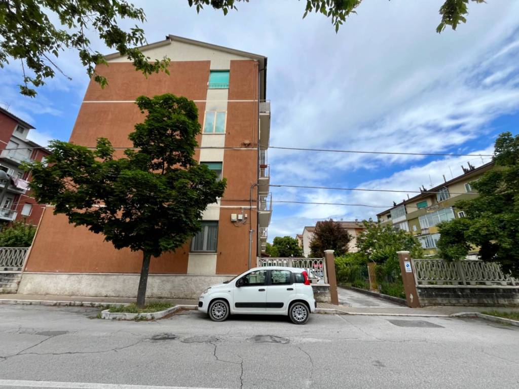 Appartamento a Fabriano in VIALE CAMPO SPORTIVO - Foto 3