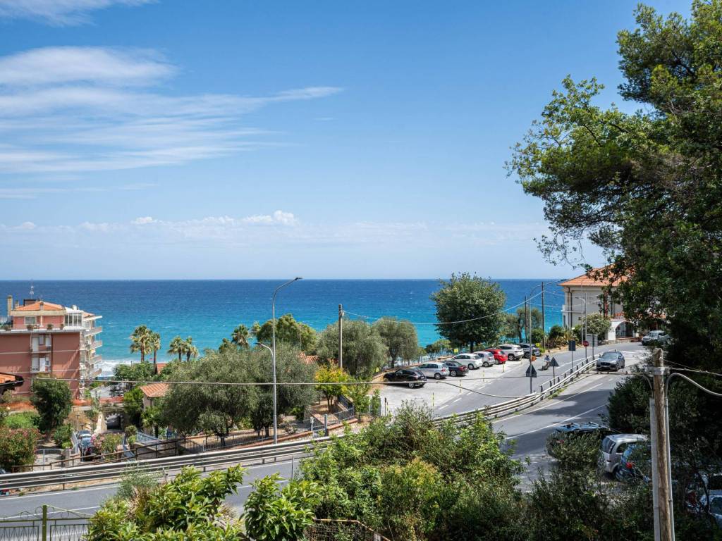 Appartamento a Andora in Via Aurelia, 226 - Foto 2