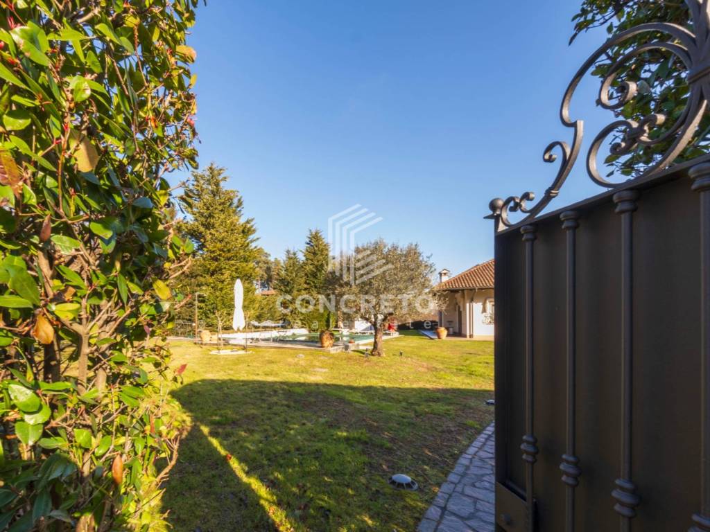 Villa a Oleggio castello in Via Monviso, 1 - Foto 5