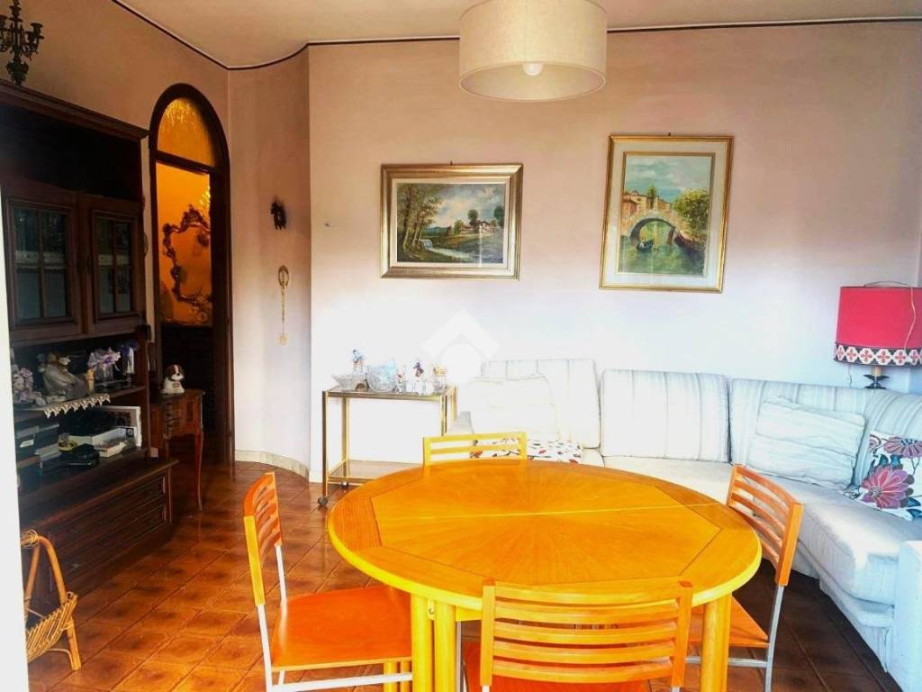 Appartamento a Albizzate in Via Bruni, 2 - Foto 3