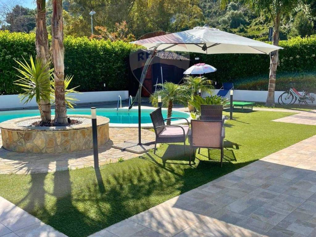Villa a Campofelice di roccella in CONTRADA PISTAVECCHIA - Foto 4
