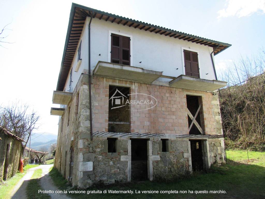 Casa indipendente a Roccafluvione in Strada Salare - Foto 2