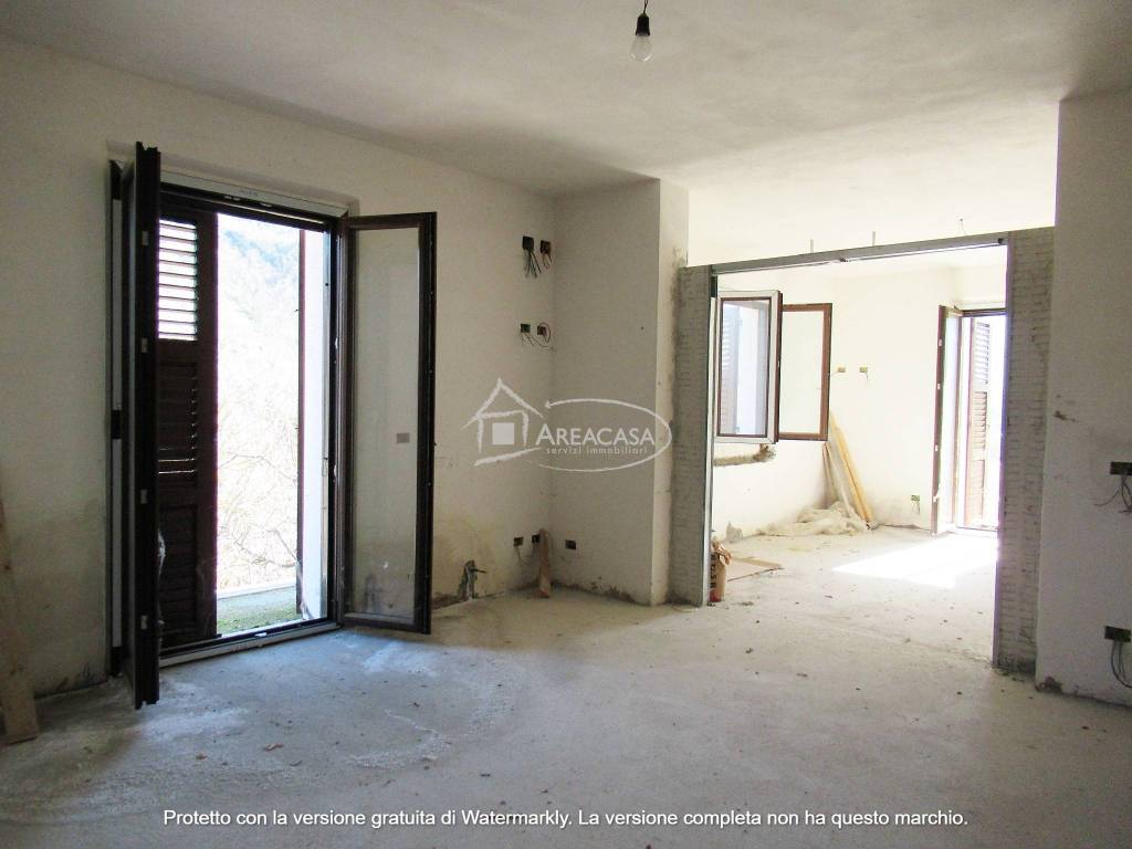 Casa indipendente a Roccafluvione in Strada Salare - Foto 3