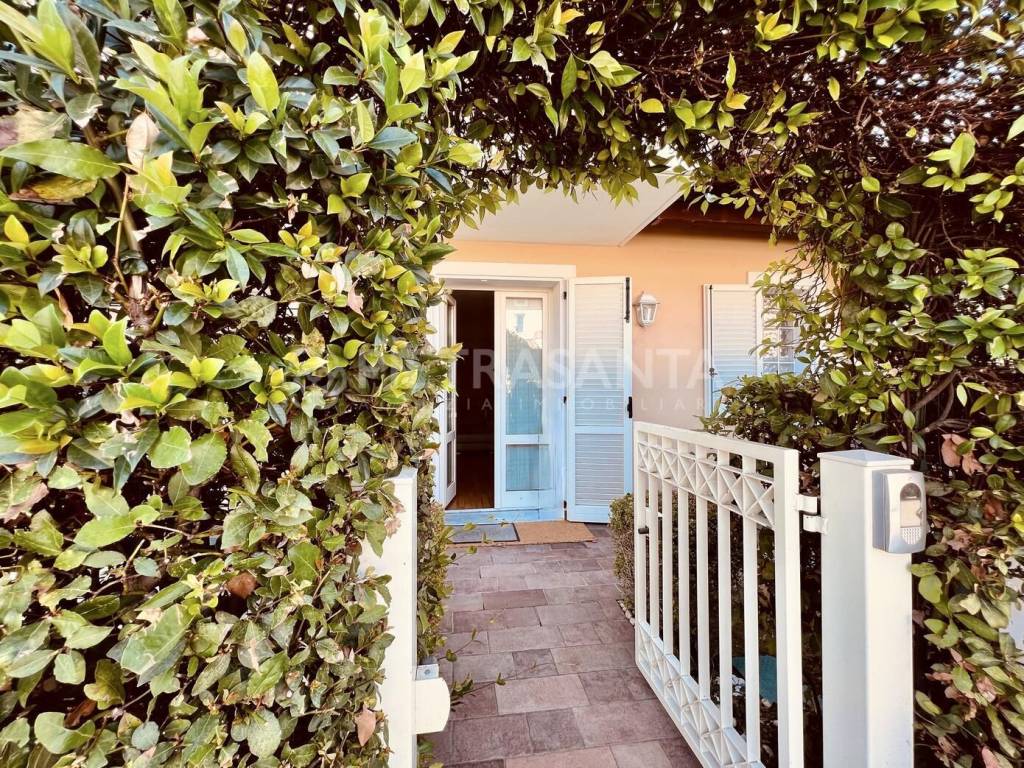 Villa a Pietrasanta in Via Tonfano, 1 - Foto 2