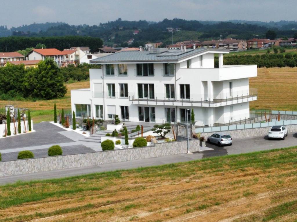 Villa a Bra in Strada Borgo San Martino, 6 - Foto 2