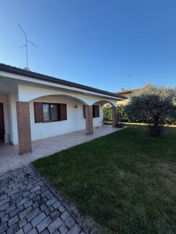 Villa a Pozzuolo del friuli in Via John Fitzgerald Kennedy - Foto 2