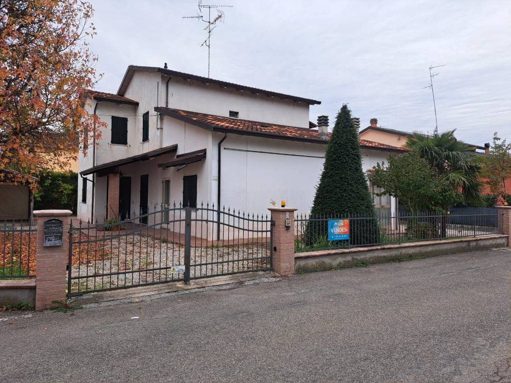 Villa a Finale emilia in Via Eugenio Curiel, 3 - Foto 2