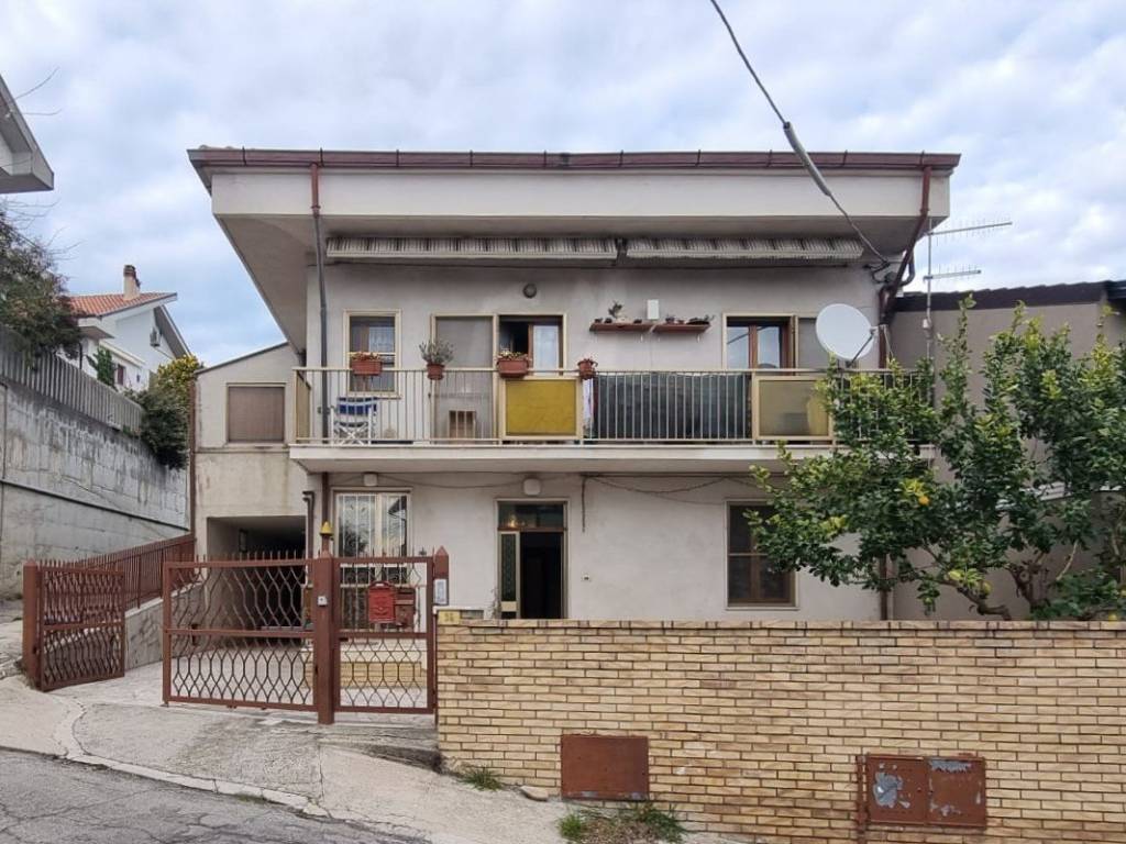 Casa indipendente a Pescara in Strada Colle Scorrano, 96 - Foto 2