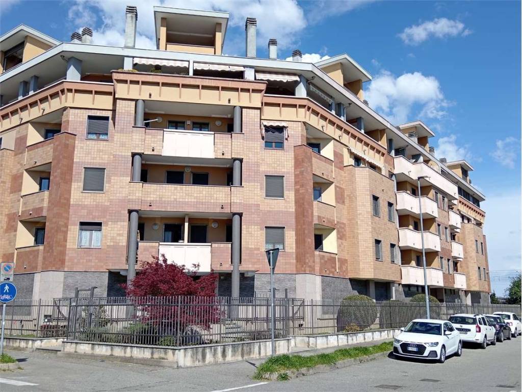 Appartamento a Novara in VIA PISANI DOSSI, 3 - Foto 2