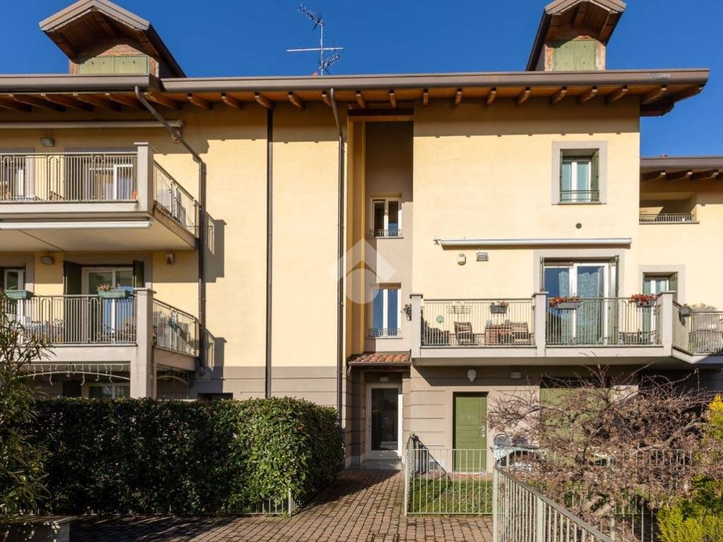 Appartamento a Monticello brianza in Via Risorgimento, 5 - Foto 2