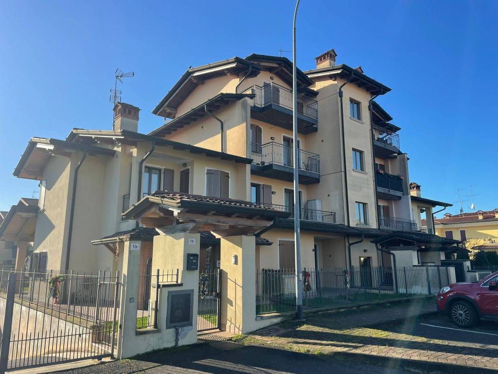 Appartamento a Castelcovati in Via Enrico Fermi - Foto 2