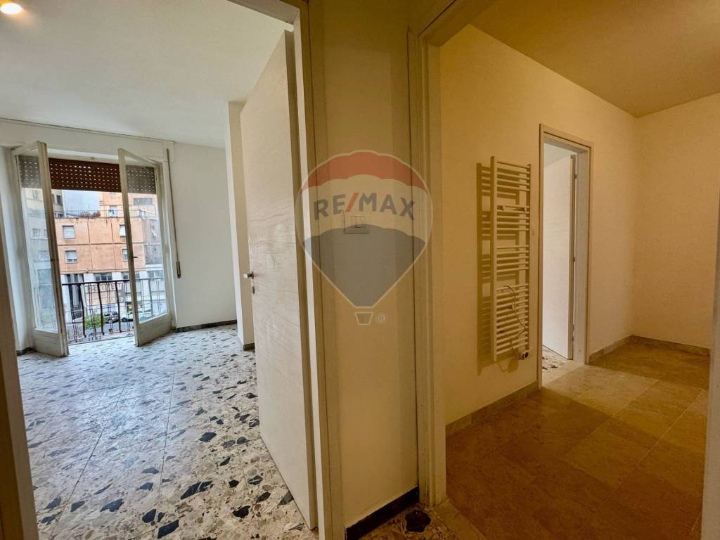 Appartamento a Mantova in PIAZZA 80 FANTERIA, 6 - Foto 2