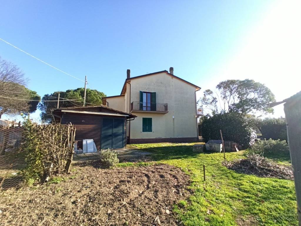 Casa indipendente a Castiglione del lago in Via Cristoforo Colombo - Foto 3