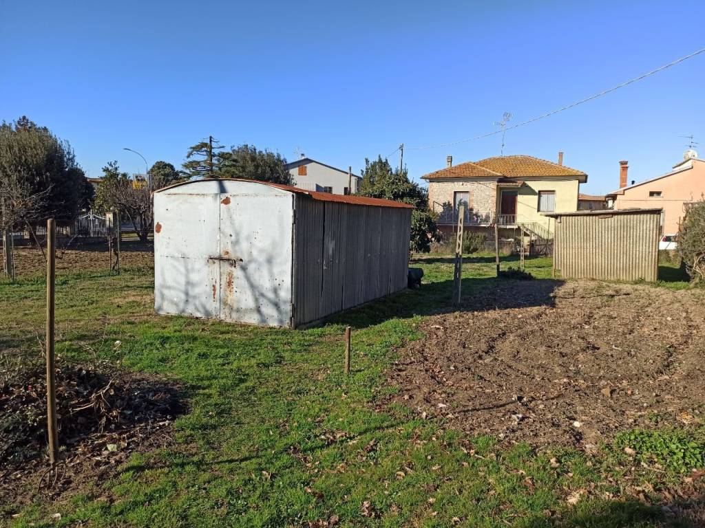 Casa indipendente a Castiglione del lago in Via Cristoforo Colombo - Foto 5