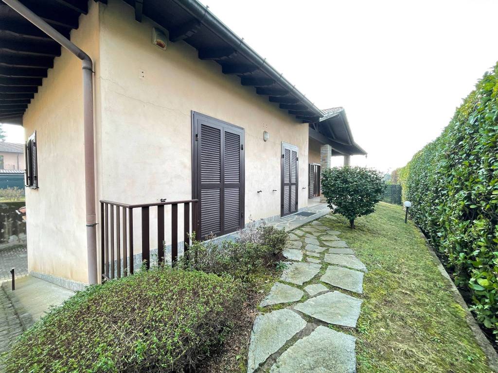 Villa a Carnago in Via Dante Alighieri, 4 - Foto 4