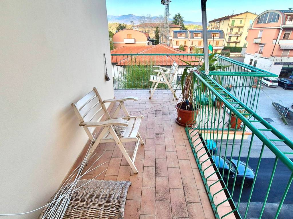 Appartamento a Montevarchi in Via Sante Tani - Foto 3