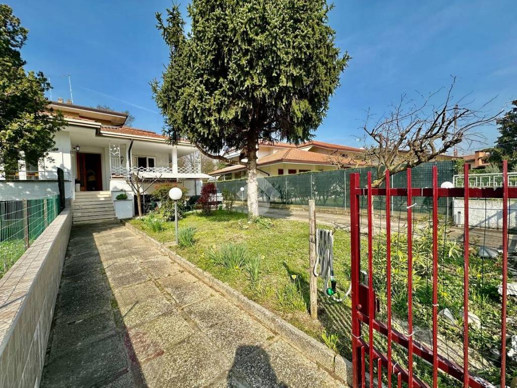 Villa a Abano terme in Via Puccini, 13 - Foto 2