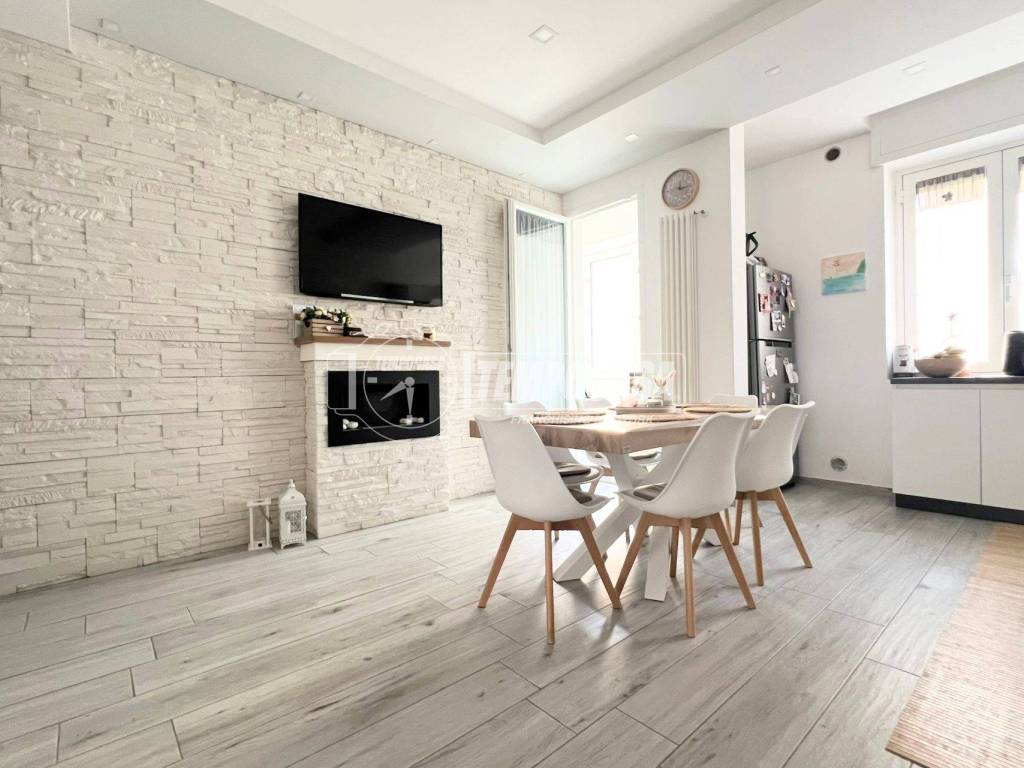 Appartamento a Gioia del colle in Piazza Don Luigi Sturzo - Foto 2