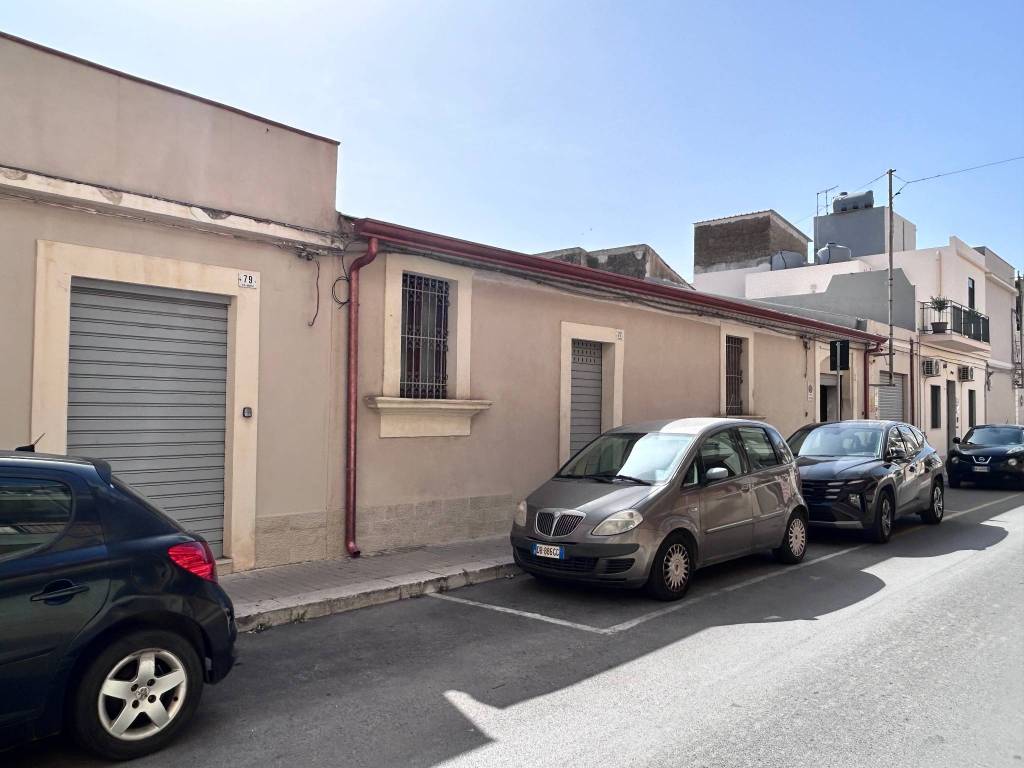 Casa indipendente a Avola in Via Napoli - Foto 5