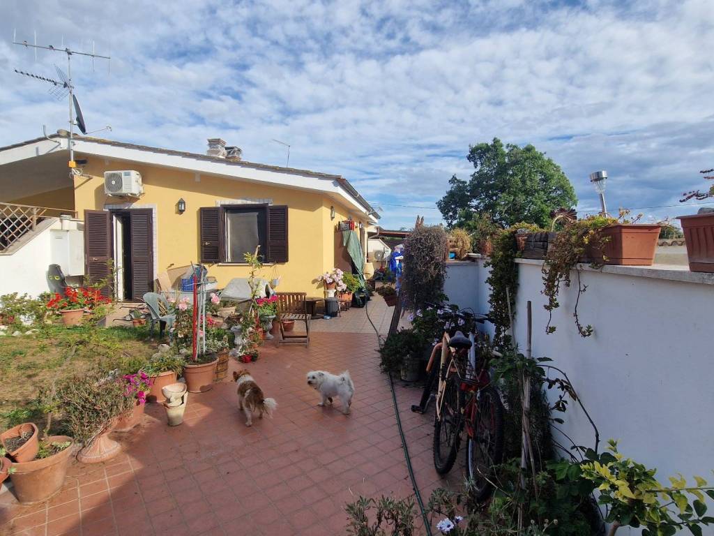 Villa a Aprilia in Via Torbido - Foto 4